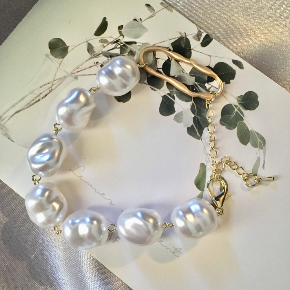 Imitation Freshwater Pearl Oval Gold Bracelet - Picture 4 of 7